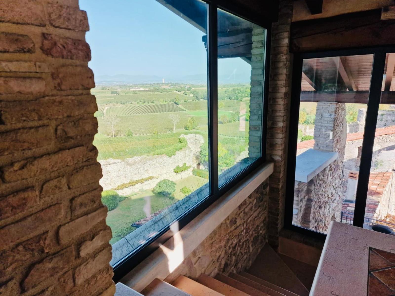 Tam'S Tower Apartment Pozzolengo Exterior photo